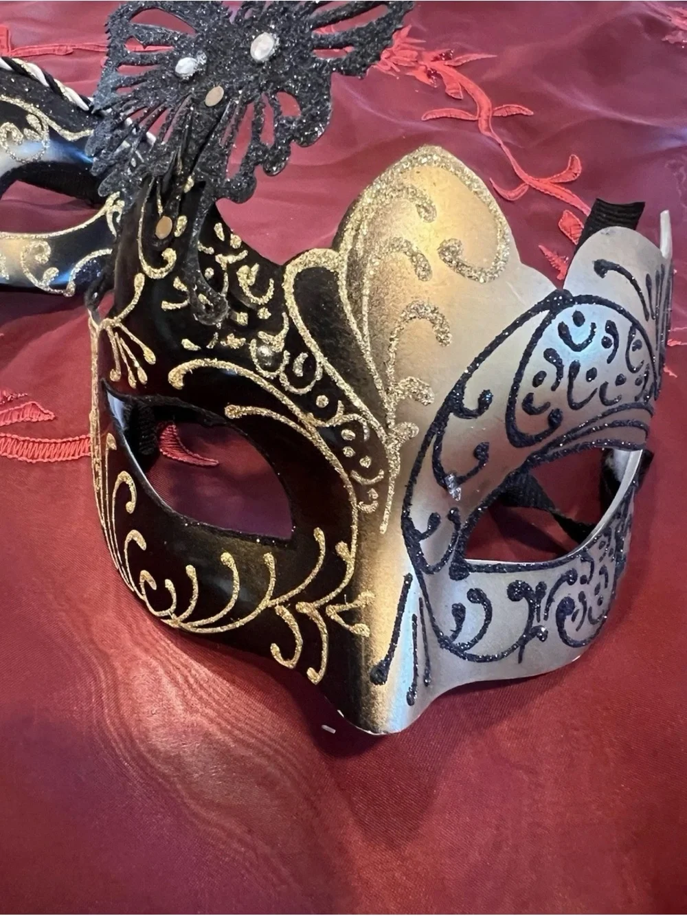 Elegant Black and Gold Masquerade Face Mask - Women's / Men Accessory used once